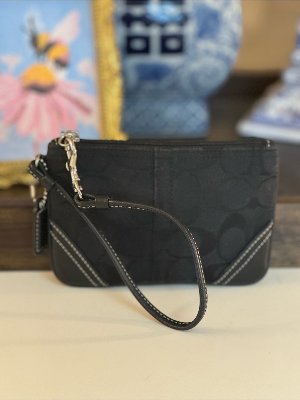 🖤 COACH BLACK SIGNATURE CANVAS WRISTLET WITH BLACK LEATHER TRIM!